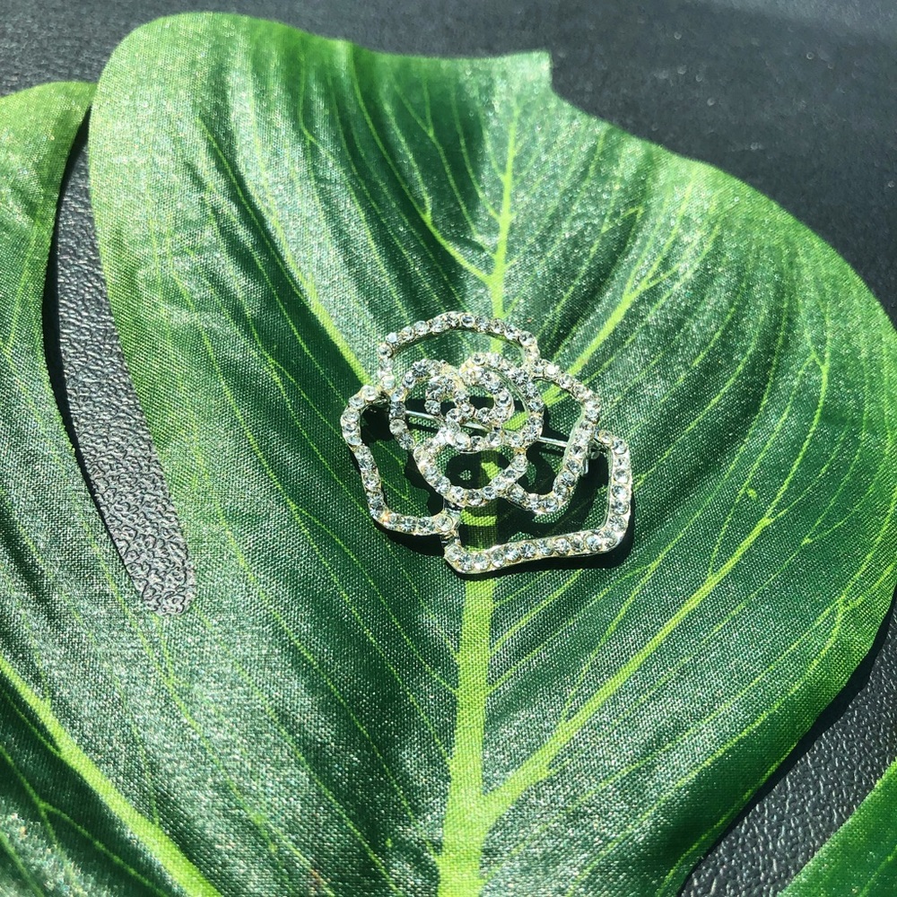 Silver tone Flower Brooch